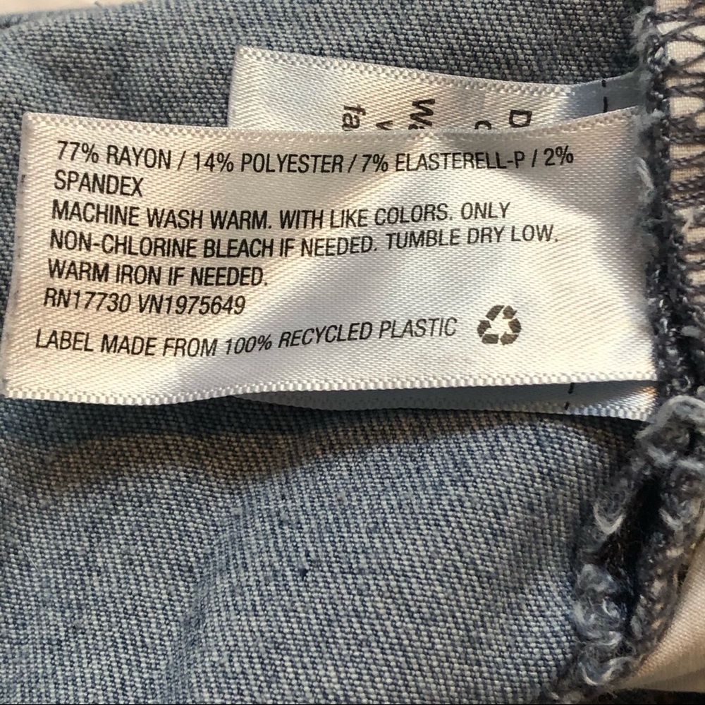 💙3/$25 Universal Thread Distressed Light Wash Skinny Jean - Picture 10 of 10